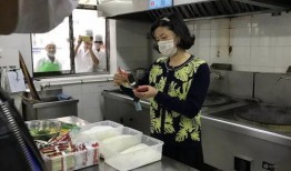 阳光食堂爆料事件视频,揭露食堂卫生问题