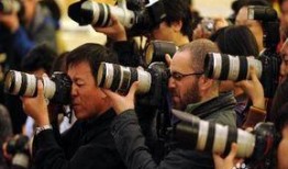 现场新闻爆料怎么写好,新闻事件精彩瞬间回顾